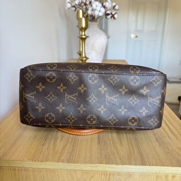 ✅AUTHENTIC✅LOUIS VUITTON LOOPING GM - Picture 10 of 15